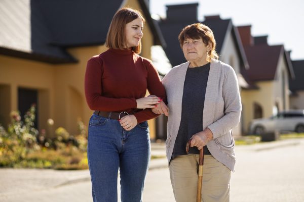 people-helping-old-neighbor people-helping-old-neighbor